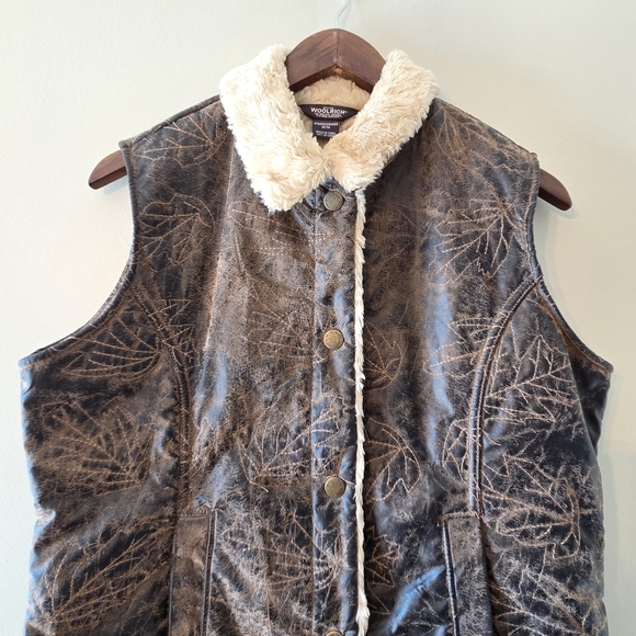 Woolrich Women's Faux Leather Leaf Print Distressed Sherpa Lined Vest Sz Medium - Picture 3 of 14
